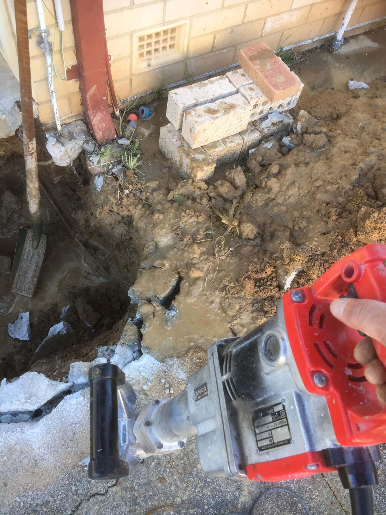 Everyday Plumbers Residential Bursts and Leak Detection Plumber - Ground Digging with Jack Hammer 2019-1